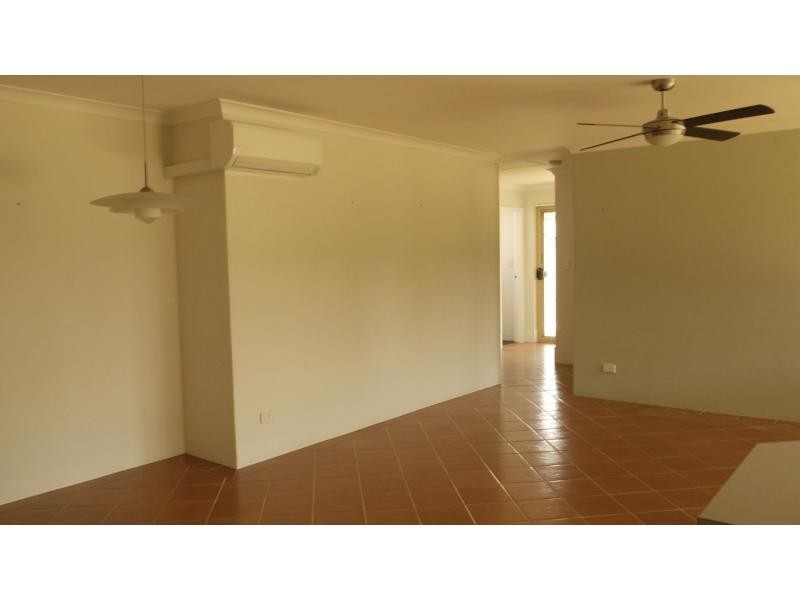 6 Arrowsmith Rise, Marangaroo WA 6064