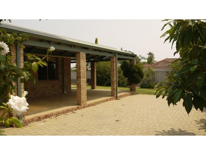 6 Arrowsmith Rise, Marangaroo WA 6064