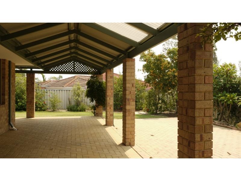 6 Arrowsmith Rise, Marangaroo WA 6064