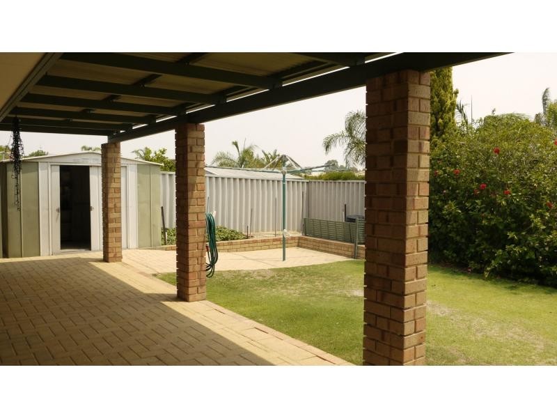 6 Arrowsmith Rise, Marangaroo WA 6064