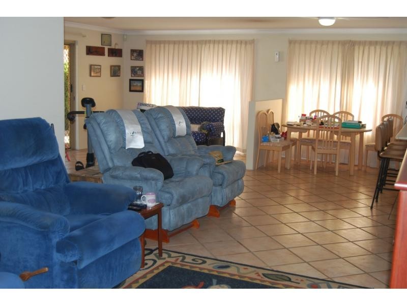 34 Firefalls Close, Huntingdale WA 6110