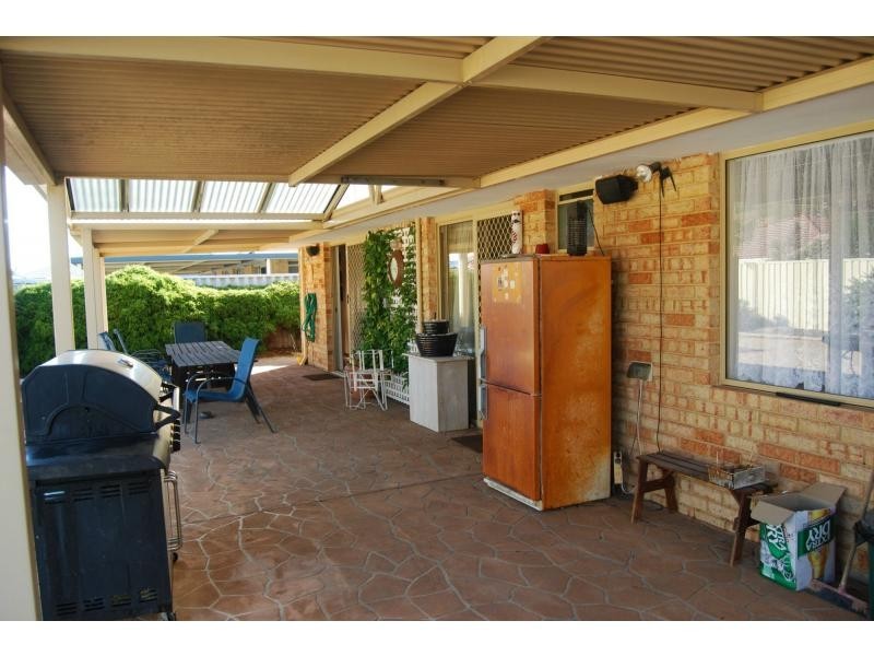 34 Firefalls Close, Huntingdale WA 6110