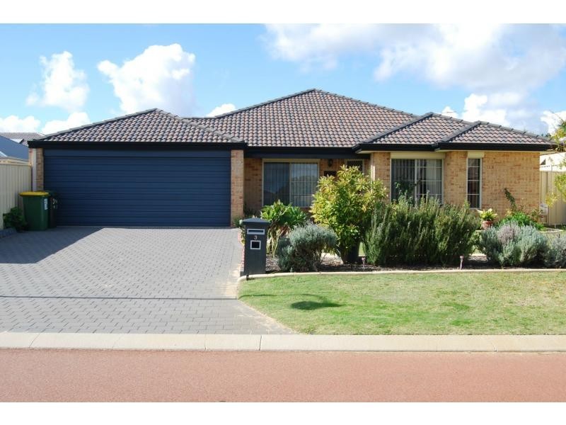 3 Nuchea Vista, Lakelands WA 6180