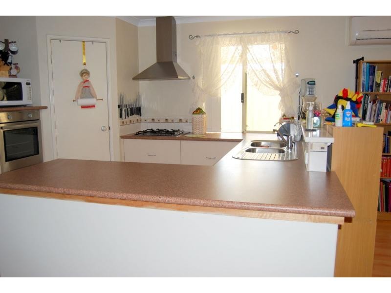 3 Nuchea Vista, Lakelands WA 6180