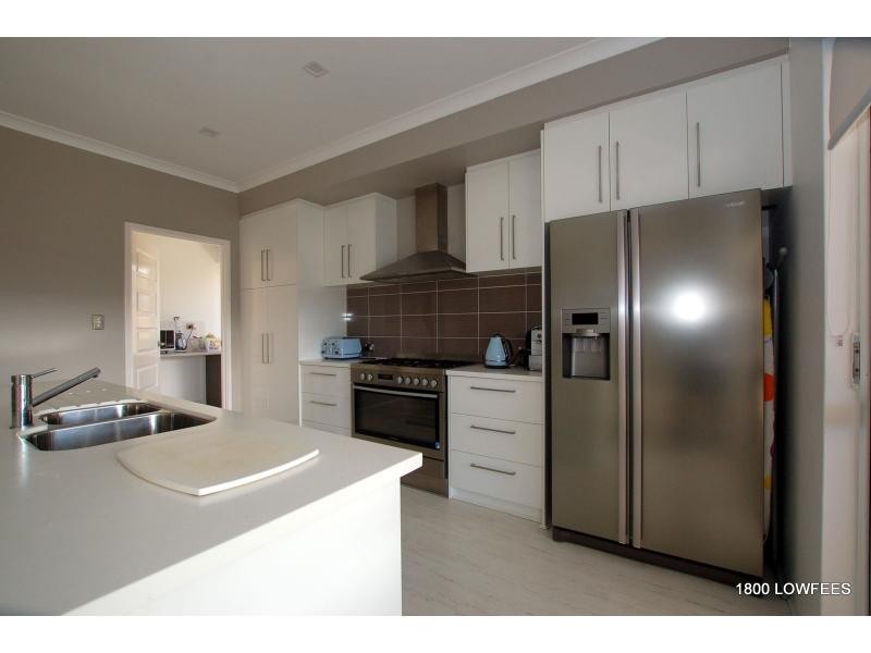 5 CARBON Street, Yanchep WA 6035