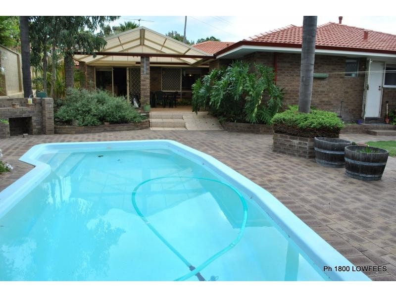 12 SILVER Place, Carine WA 6020