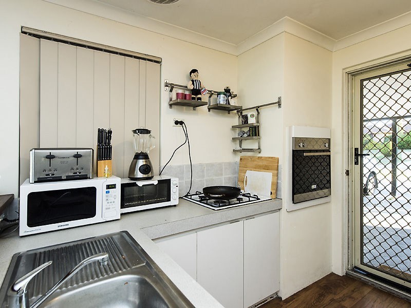 27 Nightingale Way, Warnbro WA 6169