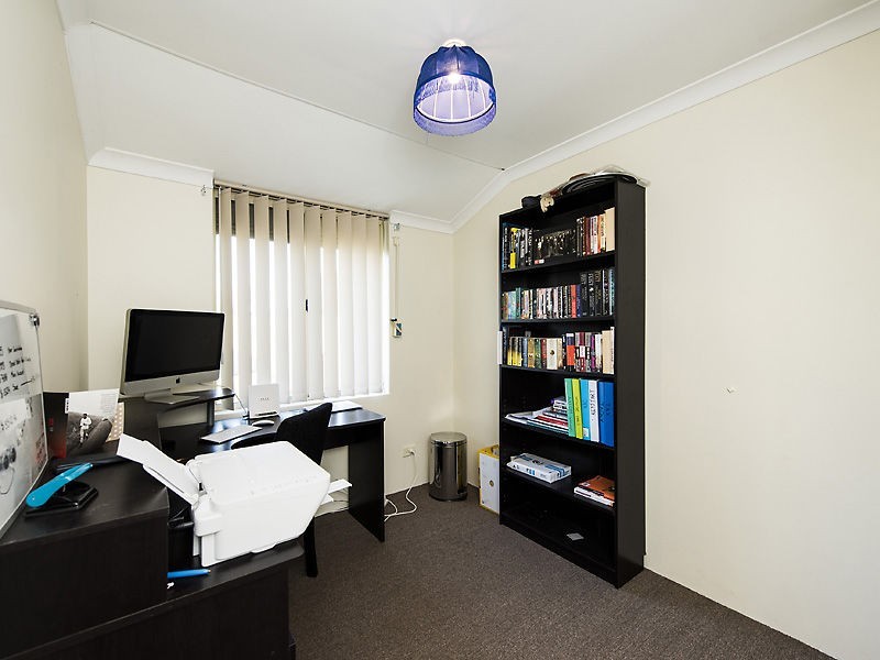 27 Nightingale Way, Warnbro WA 6169