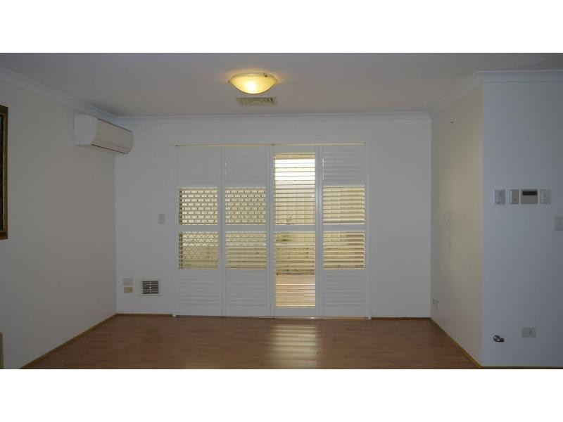 17 Robertson Court, Kingsley WA 6026