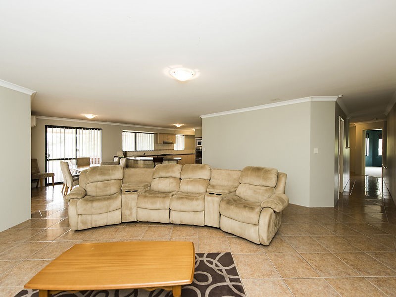 28 Peaceful Waters, Barragup WA 6209