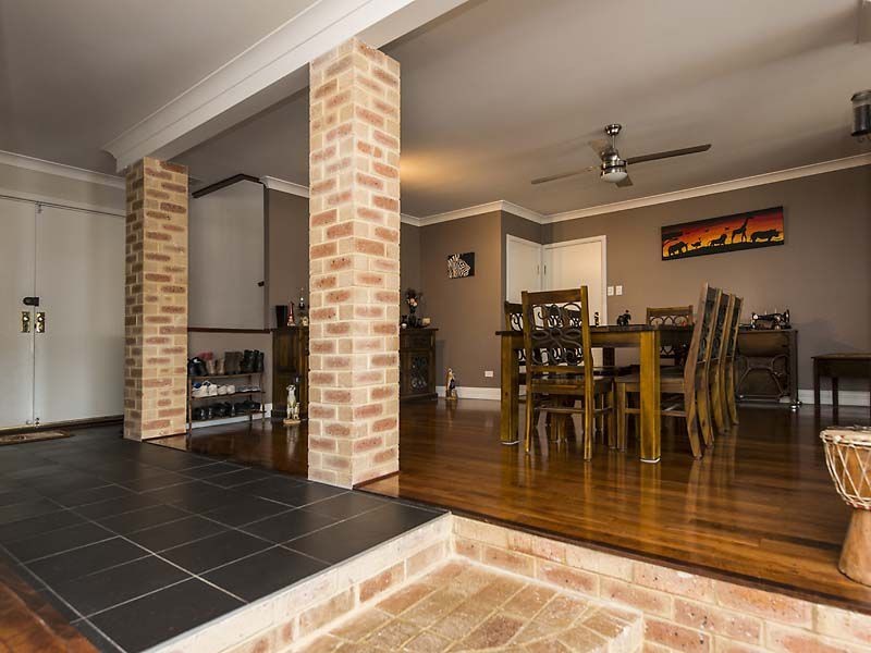 26 Holly Way East, Kalamunda WA 6076