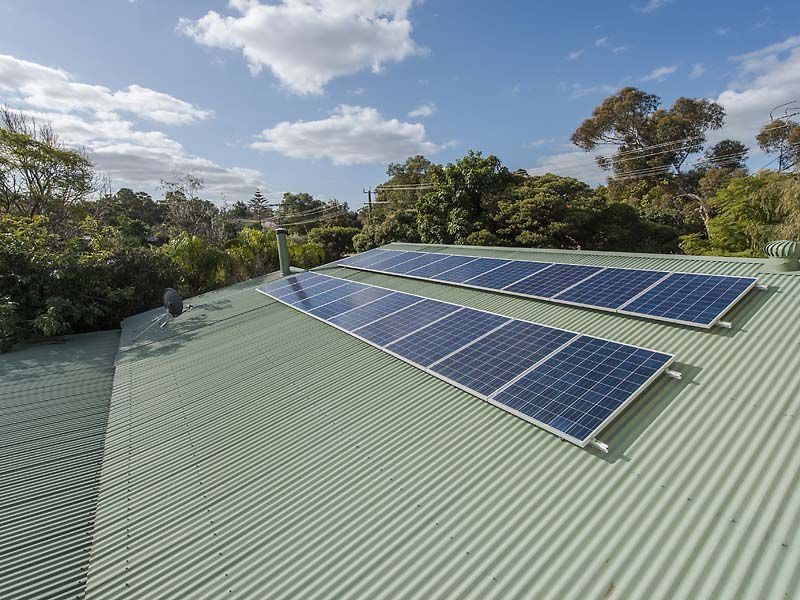 26 Holly Way East, Kalamunda WA 6076