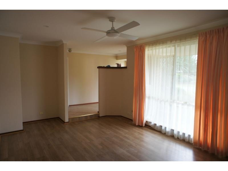 8 Strathig Close, Kingsley WA 6026