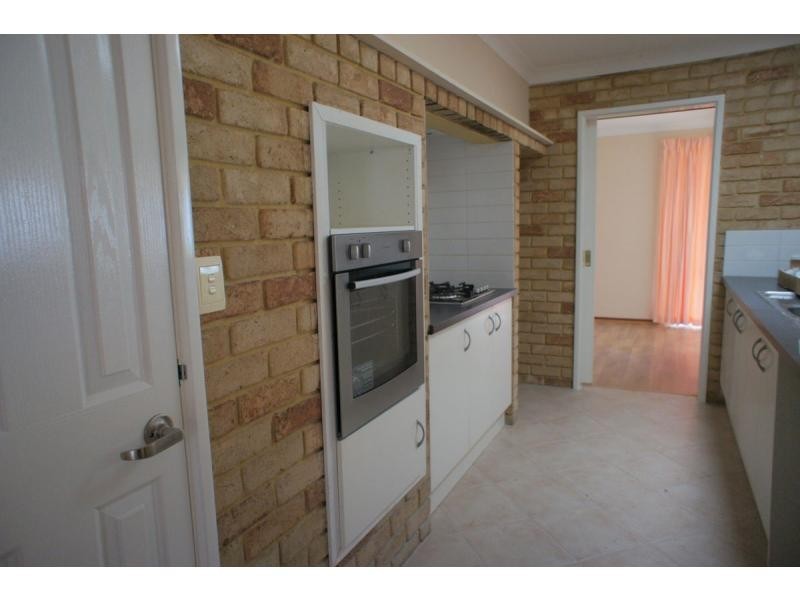 8 Strathig Close, Kingsley WA 6026