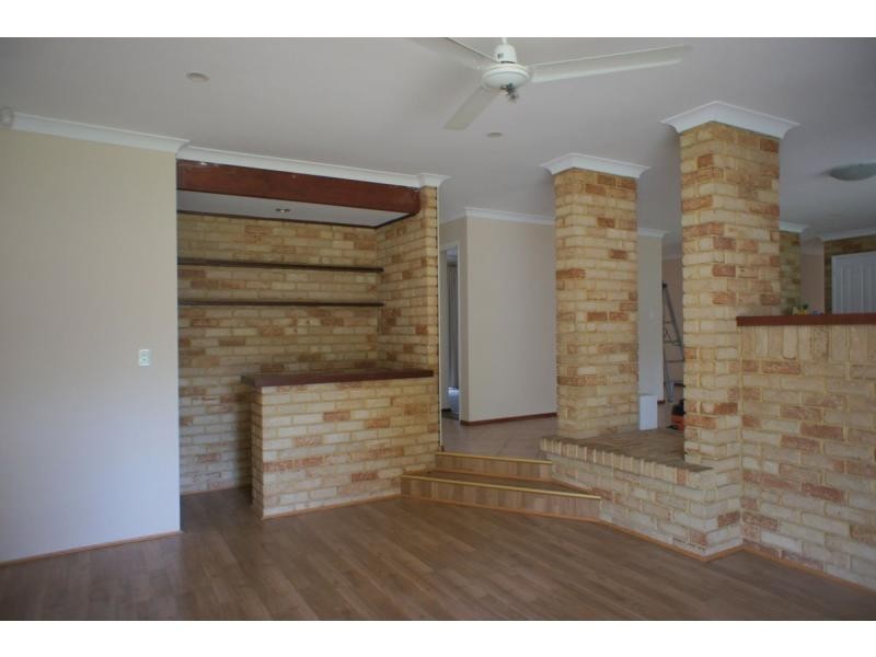 8 Strathig Close, Kingsley WA 6026