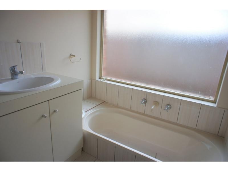 8 Strathig Close, Kingsley WA 6026