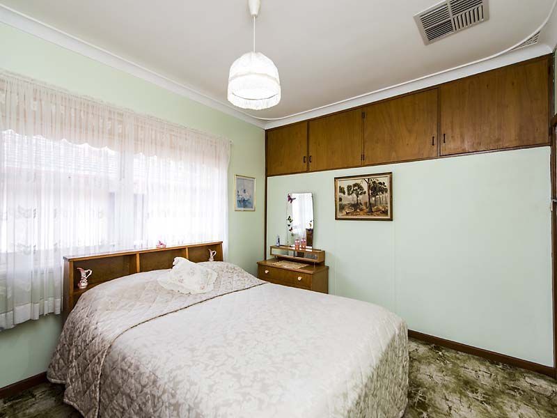 77 Kent Street, Rockingham WA 6168