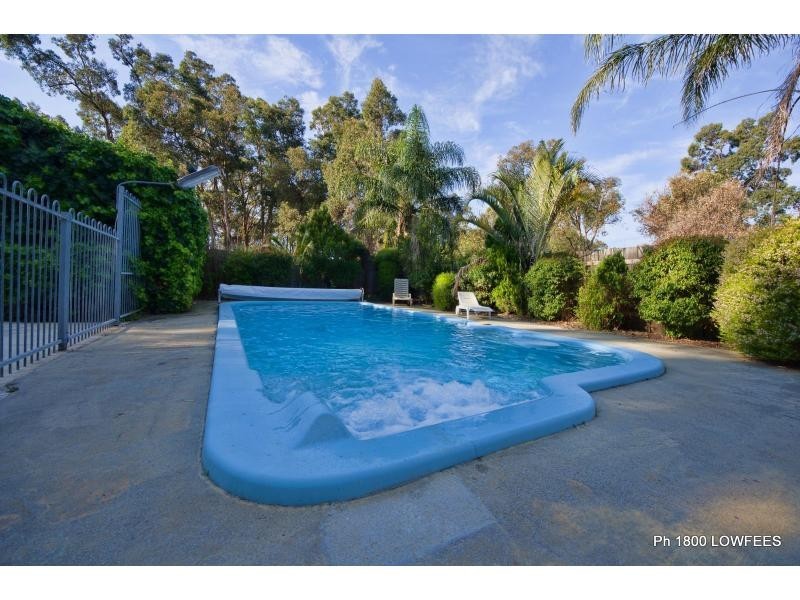 43 Kawina Road, Bickley WA 6076