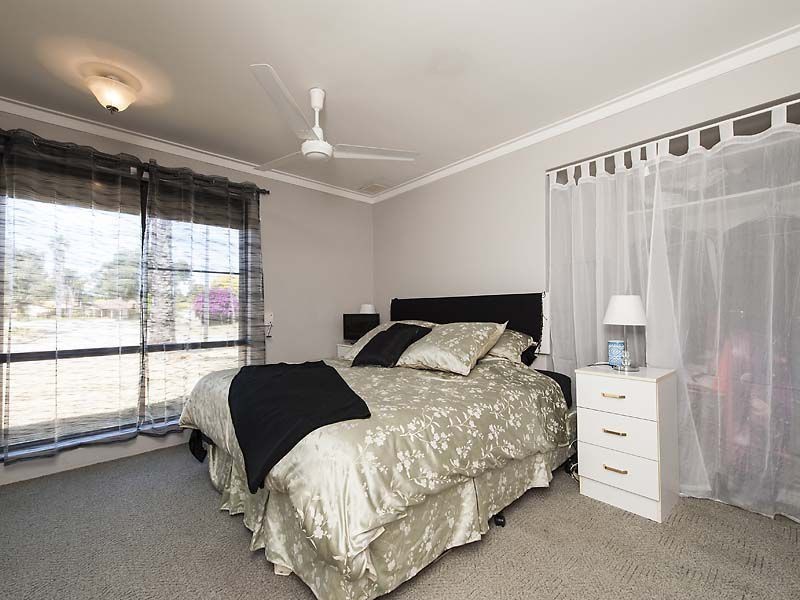 35 PEPPERMINT Crescent, Ballajura WA 6066