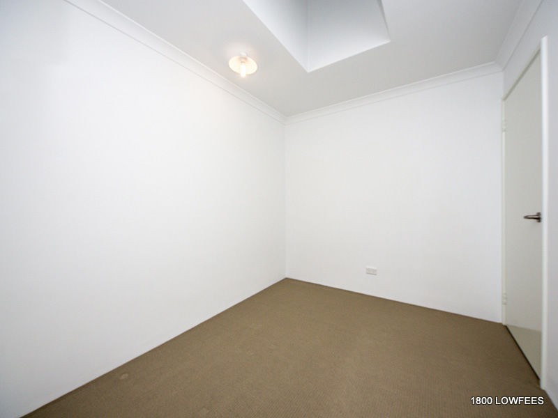 12 NODDER Lane, Banksia Grove WA 6031