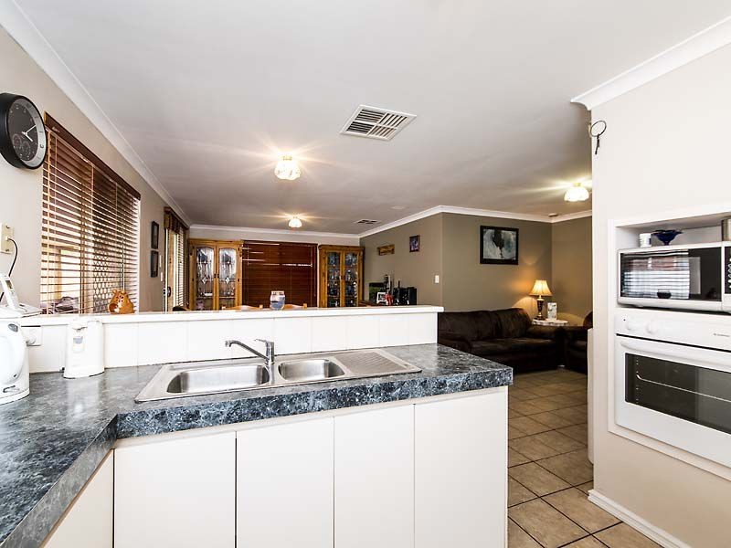 16 Brown Crescent, Seville Grove WA 6112