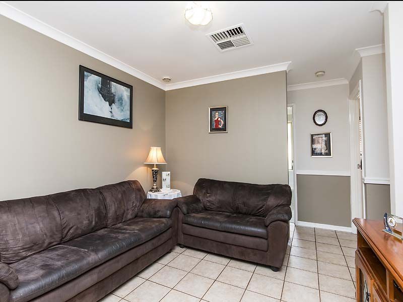 16 Brown Crescent, Seville Grove WA 6112