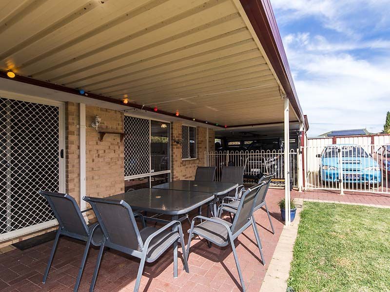 16 Brown Crescent, Seville Grove WA 6112