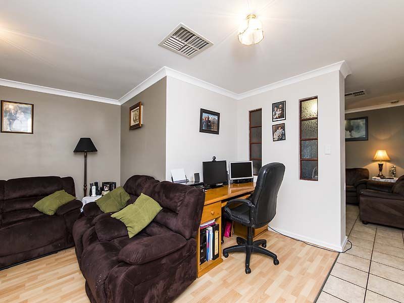 16 Brown Crescent, Seville Grove WA 6112