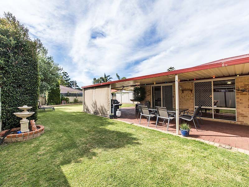 16 Brown Crescent, Seville Grove WA 6112