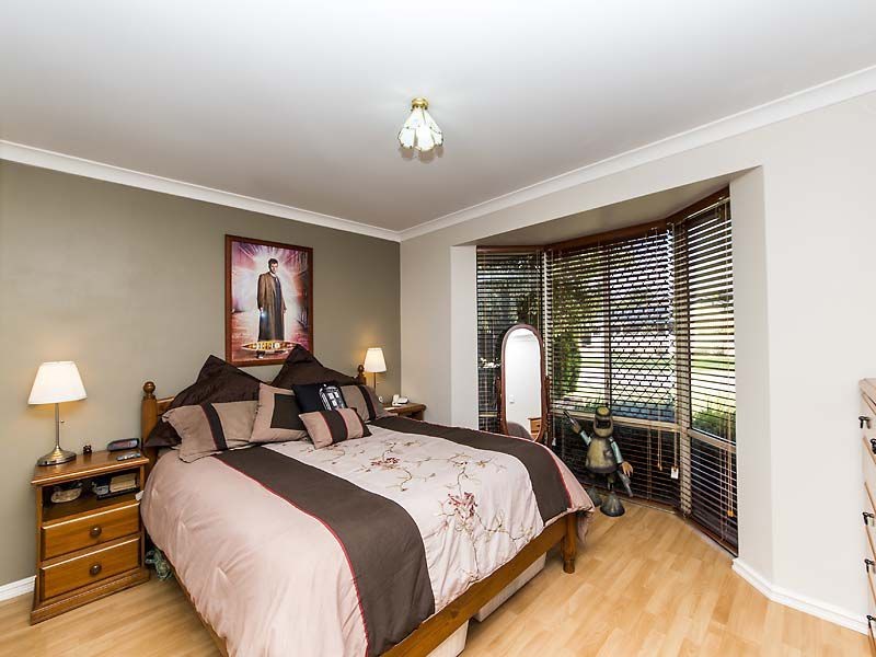 16 Brown Crescent, Seville Grove WA 6112