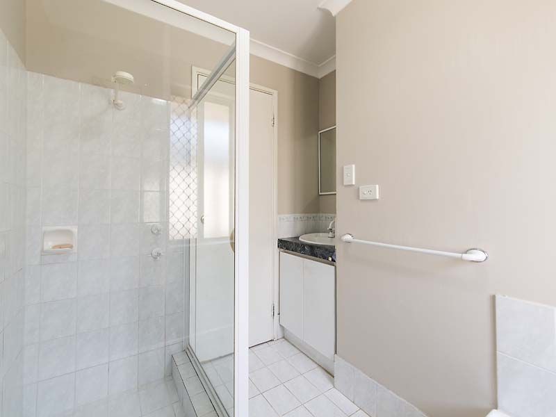 16 Brown Crescent, Seville Grove WA 6112