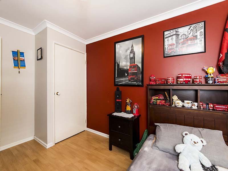 16 Brown Crescent, Seville Grove WA 6112