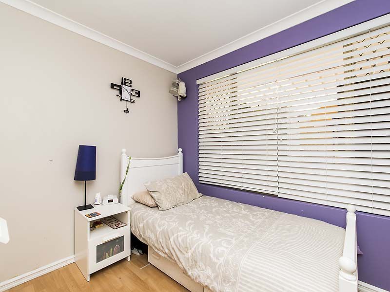 16 Brown Crescent, Seville Grove WA 6112