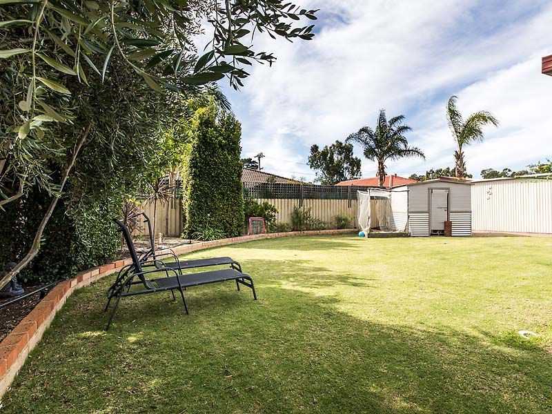 16 Brown Crescent, Seville Grove WA 6112