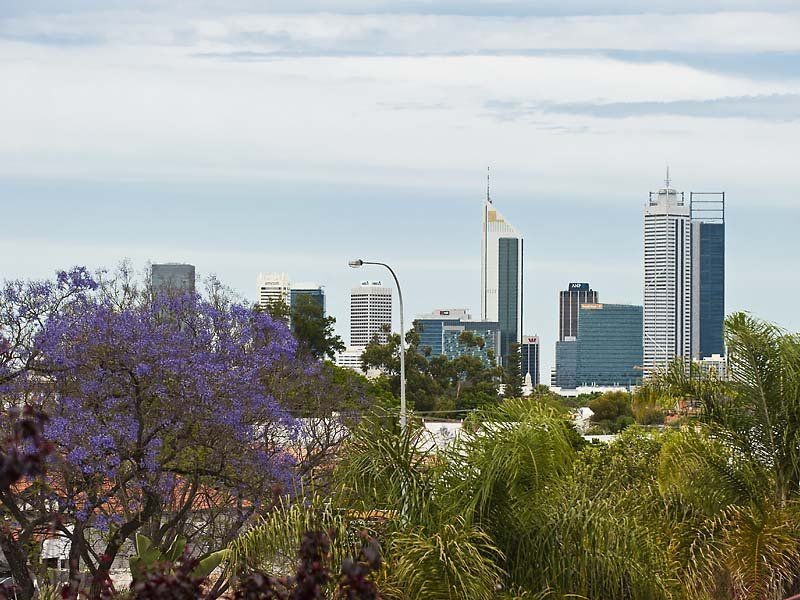 4 Longroyd Street, Mount Lawley WA 6050