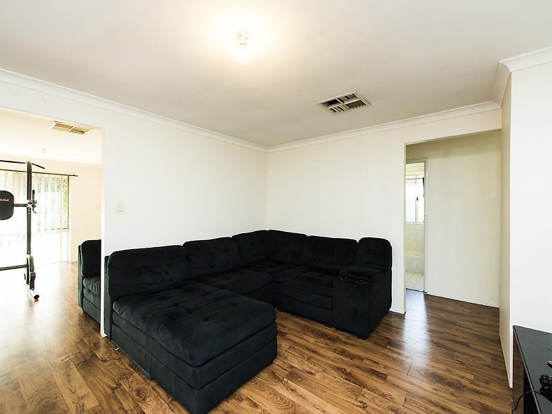 27 Nightingale Way, Warnbro WA 6169