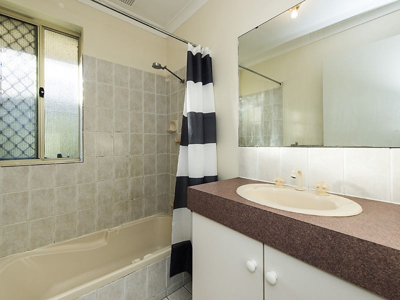 27 Nightingale Way, Warnbro WA 6169