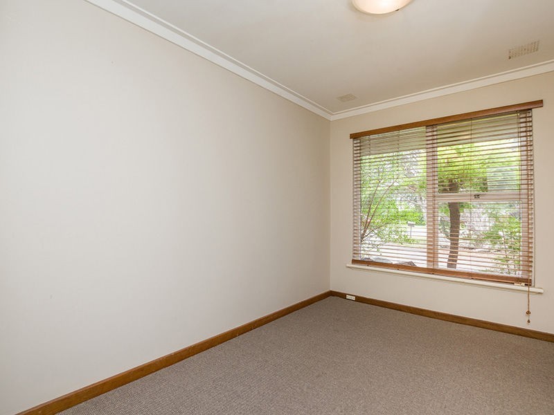 5 BENTON Way, Warwick WA 6024