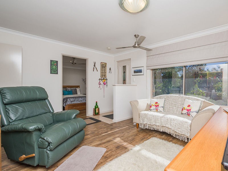 15 Lombardy Crescent, Caversham WA 6055