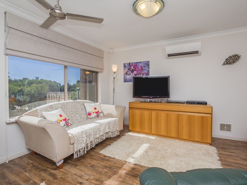 15 Lombardy Crescent, Caversham WA 6055