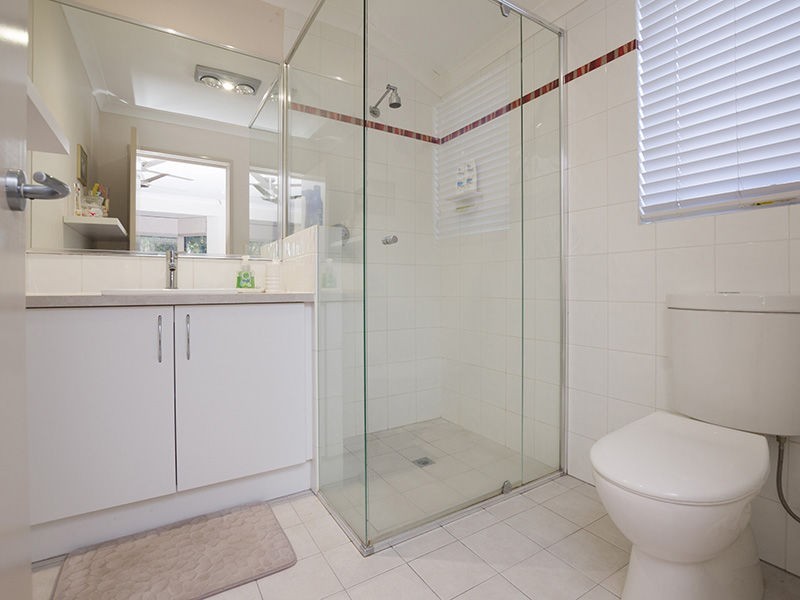 15 Lombardy Crescent, Caversham WA 6055