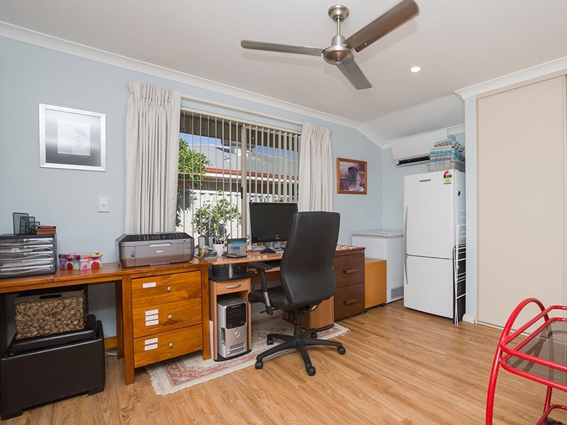 15 Lombardy Crescent, Caversham WA 6055