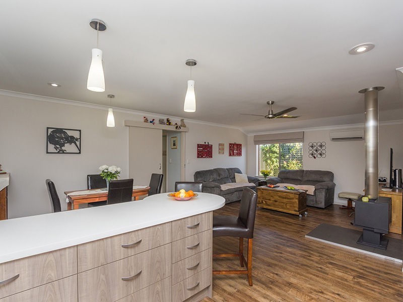 15 Lombardy Crescent, Caversham WA 6055