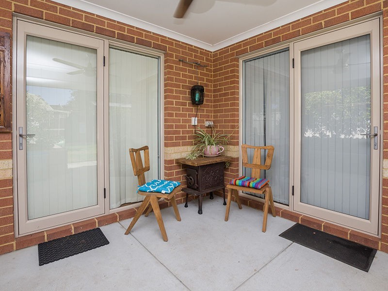 15 Lombardy Crescent, Caversham WA 6055