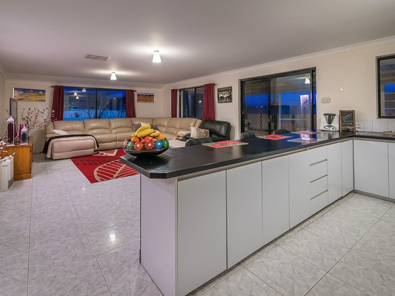 16 Hinchinbrook Avenue, Ridgewood WA 6030
