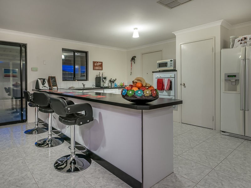 16 Hinchinbrook Avenue, Ridgewood WA 6030