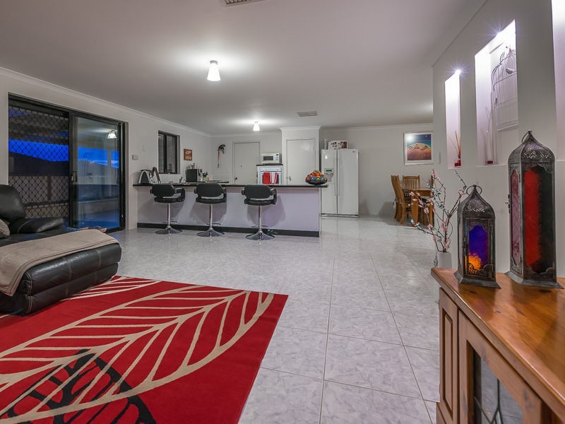 16 Hinchinbrook Avenue, Ridgewood WA 6030