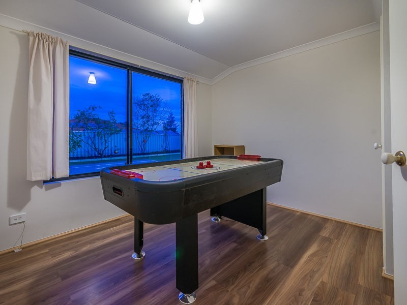 16 Hinchinbrook Avenue, Ridgewood WA 6030