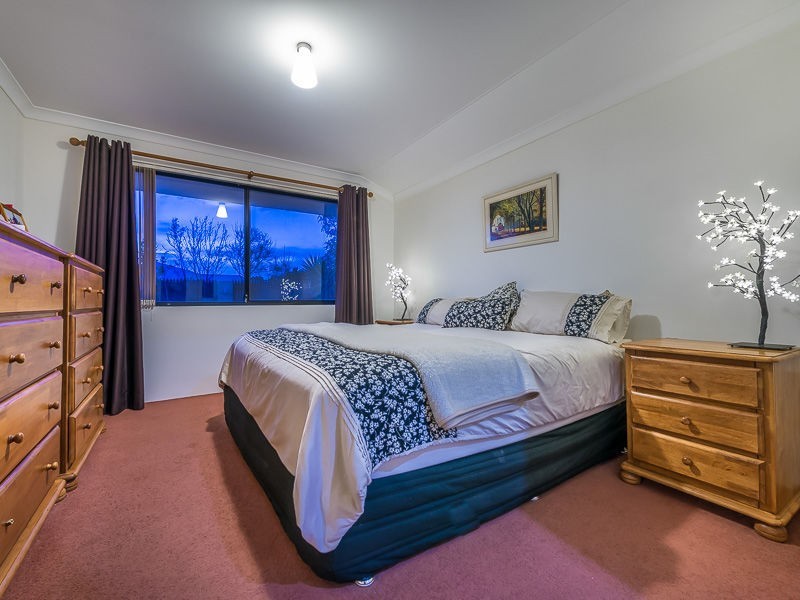 16 Hinchinbrook Avenue, Ridgewood WA 6030