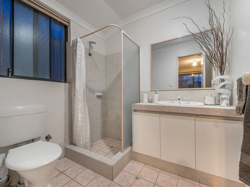16 Hinchinbrook Avenue, Ridgewood WA 6030